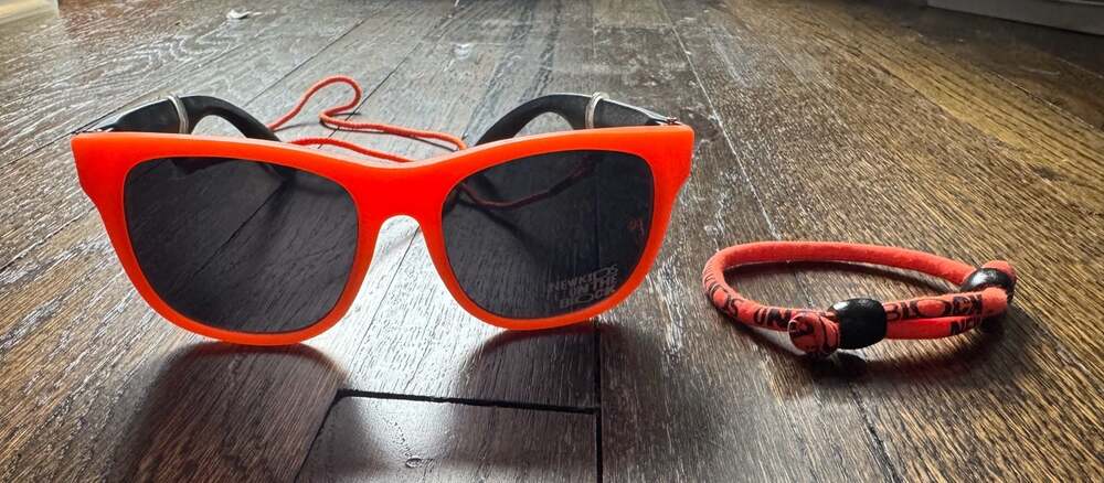 VINTAGE New Kids On The Block NKOTB Neon Orange Sunglasses and Bracelet Set RARE